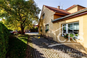 Гостевой дом, 1 516 м² в Праге-восток